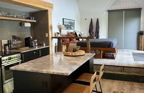 Frontenac Cabina | Our Lakeside Getaway
