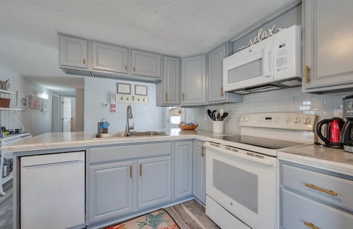 Corolla Casa | Ocean Front! 4x4 area of OBX! Private, Dog friendly, Affordable, Wild Horses!