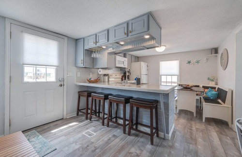 Corolla Casa | Ocean Front! 4x4 area of OBX! Private, Dog friendly, Affordable, Wild Horses!