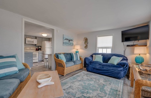 Corolla Casa | Ocean Front! 4x4 area of OBX! Private, Dog friendly, Affordable, Wild Horses!