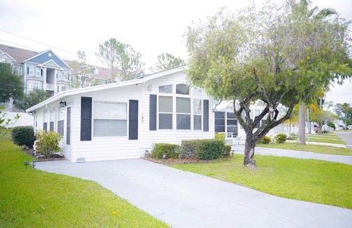 Kissimmee Cabaña | Our Retro Mod Pod-Disney & Old Town Minutes Away!