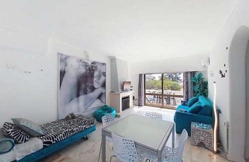 Areias de Sao Joao Apartamento | OURA WHITE VIEW Beach 2 min walk sea