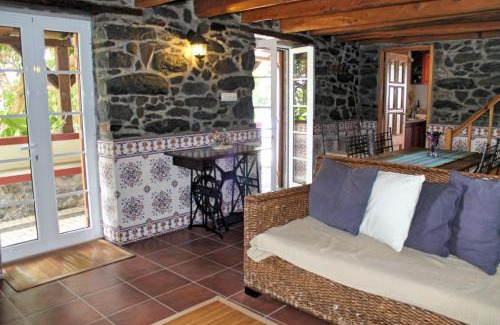 Arco da Calheta Casa | OurMadeira - Stonecliff Cottage, countryside retreat