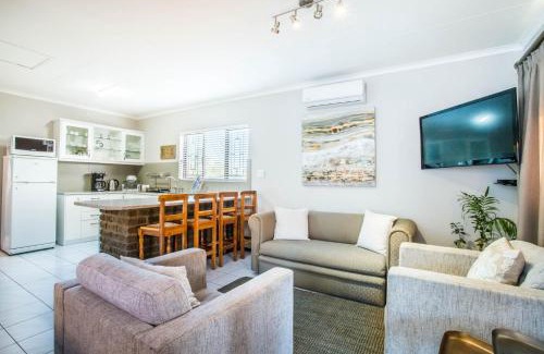 George Cabina | Out of Bounds Self-Catering Lodge