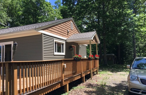 James Monroe Casa | Out where the blacktop ends: Rent our 2BR country lover's retreat.