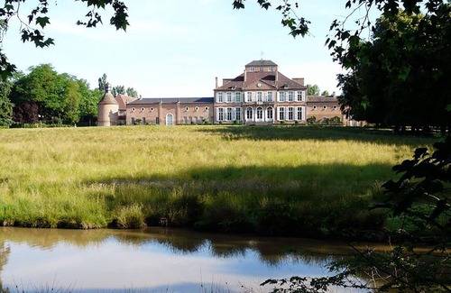 Chateau-sur-Allier Casa | Dependencia de un castillo protegido del siglo XVI