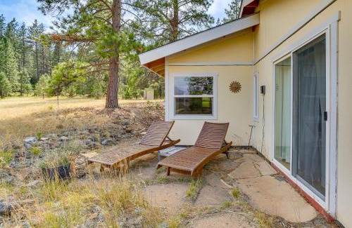 Weed Casa | Outdoor Adventure Haven - 15 Mi to Mount Shasta!