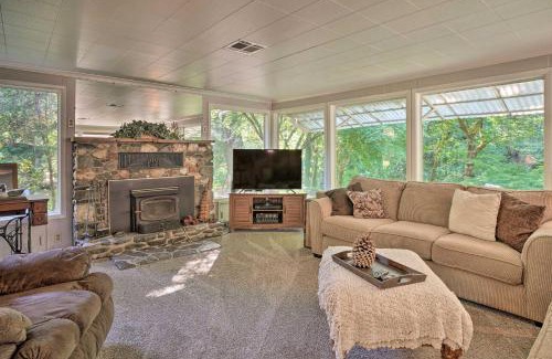 Galice Casa | Outdoor Adventure Tranquil Creekside Retreat