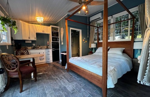 Fernwood Casa | Outdoor Clawfoot, Hot Tub, Deck - The Farmhouse