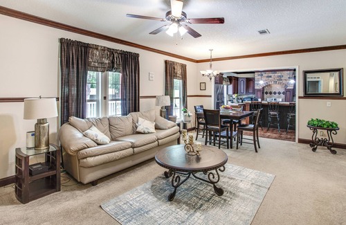 Huntcliff Casa | Outdoor Dining, Grill & Yard: Eastover Gem!