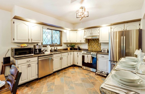 East Stroudsburg Casa | Outdoor Entertainment Space: Family Poconos Home