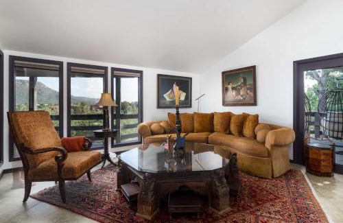 Oak Creek Casa | Outdoor Entertaining Space Sedona Mtn-View Home