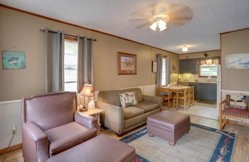 Greers Ferry Casa | Outdoor Entertainment Areas Greers Ferry Cottage!