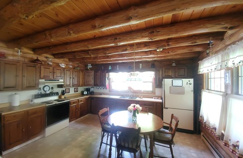 Roxbury Cabina | Outdoor enthusiasts! ATV trails, Hikes, Lakes, Coos Canyon, Skiing, and fishing