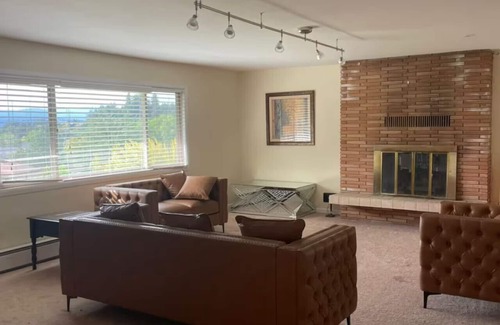 Gaston Apartamento | Outdoor Grill, Spacious Yard & Board Games