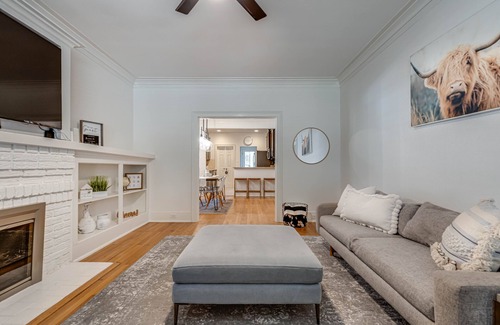 Alta Vista Casa | Outdoor Hangout, Near Downtown, Riverwalk, Frost Bank Center