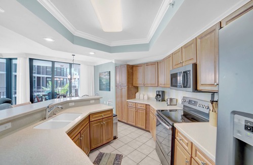 Orange Beach Condominio | Outdoor & Indoor Pool! | Waterfront