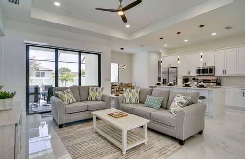 Diplomat Apartamento | Outdoor Kitchenc Gameroom Pool King Suite