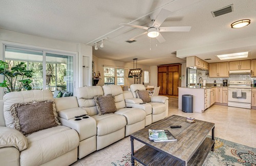 Woods N Waters Casa | Outdoor Oasis: Canal-Front Home in Crystal River