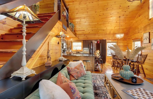 Murphy Cabina | Fire Pit, Hot Tub & Grill: Murphy Family Retreat!