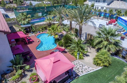 Spring Valley Casa | Outdoor Oasis Retreat 10-bedroom Sleeps 22, Sports,Amenities, Arcade, Sauna, Spa