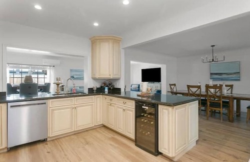 Lighthouse Point Casa | Outdoor Oasis Heated Pool, Hot Tub, Fire Pit, Tiki, Games