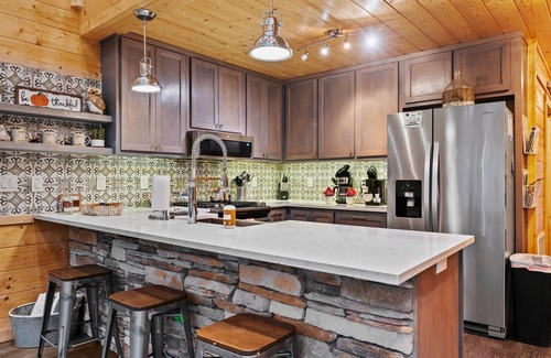 Broken Bow Cabina | Outdoor Playset | Game Room | Fire Pit | Hot Tub