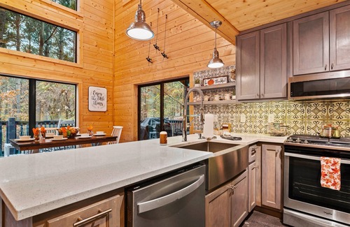 Broken Bow Cabina | Outdoor Playset | Game Room | Fire Pit | Hot Tub