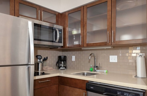 Gilbert Apartamento | Piscina al aire libre y bañera de hidromasaje + Centro de negocios las 24 horas | Desayuno gratis
