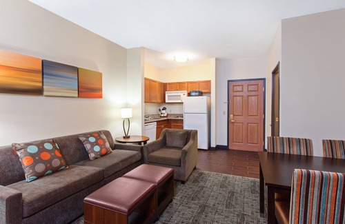 Lake Forest Condominio | Piscina al aire libre y bañera de hidromasaje. Desayuno gratis. 30 minutos en coche a Disney!