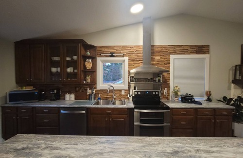 Waleska Cabina | Outdoorsman's Paradise at The Shady 180 - Lakeviews Spa, Kayak, Golf, Hike, Fish