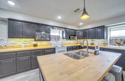 Daisy Casa | Outdoorsy Getaway Near Atoka: Hunt, Fish & Relax!