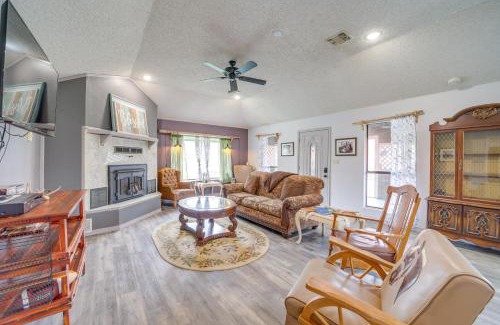 Daisy Casa | Outdoorsy Getaway Near Atoka Hunt, Fish and Relax!
