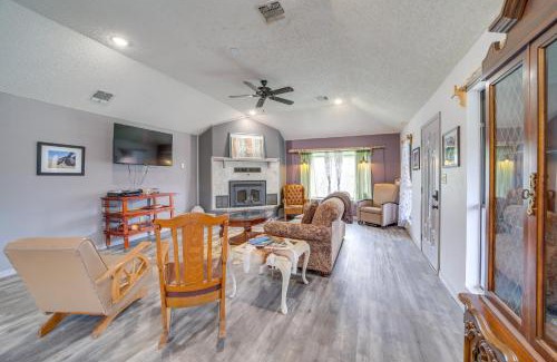Daisy Casa | Outdoorsy Getaway Near Atoka Hunt, Fish and Relax!