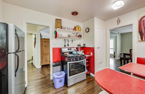 Parkside Casa | Outer Sunset District Home en San Francisco para seis personas con W / D, estacionamiento, Apple TV