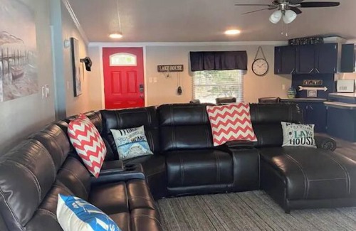 Canadian Casa | Outlook Over The Lake Hot tub/private dock. Save this one to your Wish List