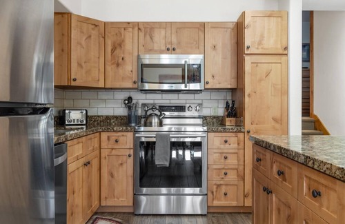 Jackson Casa | Outpost: Clark's Knoll 371 - Walk to Town Square