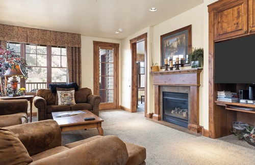 Jackson Condominio | Outpost: Grand View 2810 - AC and Close to town!