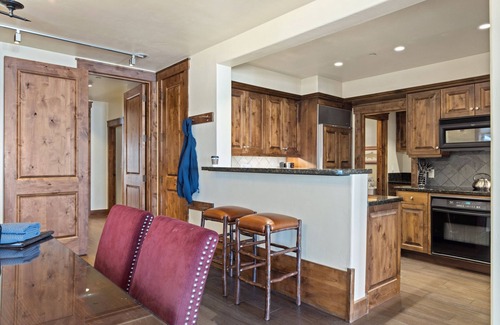 Jackson Condominio | Puesto avanzado: Grand View 5020 - ¡Chimenea, vistas de Teton y aire acondicionado!