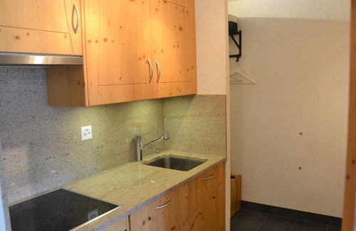 St. Luc Apartamento | Outside : flat for 4 person on the 2nd floor, balcony -Inside : 45 sqm, living room with dining area