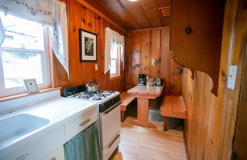 Nevada City Hotel | Outside Inn