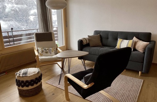 St. Luc Apartamento | Outside : on the 4rd floor of a five-storey apartment house, lift, south balcony with beautiful view