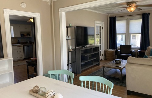 Lincoln Casa | 🌇Outside Providence! 3-Bed Near Twin River Casino!