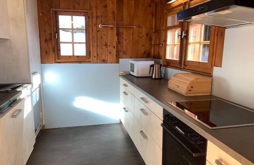 St. Luc Chalet De Esquí | Afuera: Chalet en 3 plantas en la parte superior del pueblo, para máx. 7 personas, terraza y balcón con m.