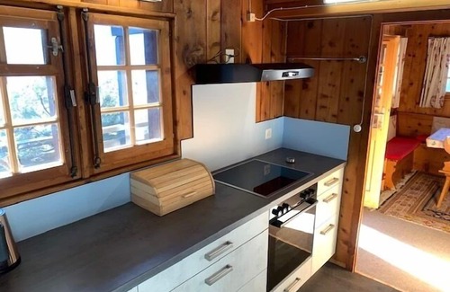 St. Luc Chalet De Esquí | Afuera: Chalet en 3 plantas en la parte superior del pueblo, para máx. 7 personas, terraza y balcón con m.