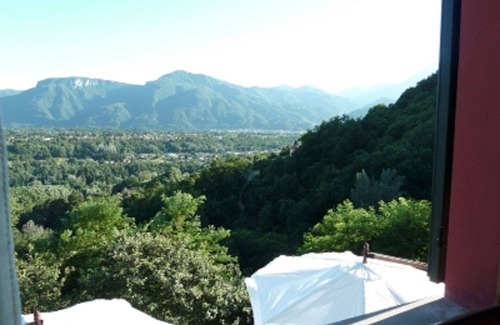 Barga Villa | Sobresaliente 3 dormitorios en suite Villa panorámica en la Toscana (Albiano, Barga, Lucca)