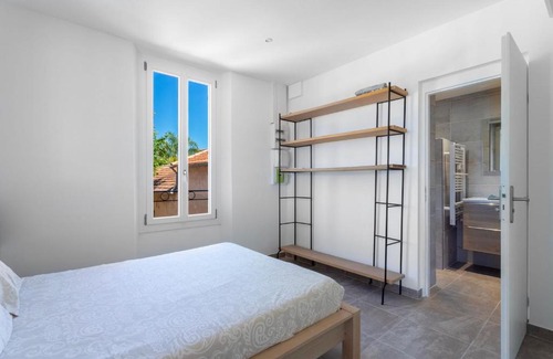 Carqueiranne Apartamento | Outstanding AC 2 bedroom with terrace close to beaches - Dodo et Tartine