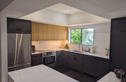 Wilshire Montana Condominio | Outstanding Location. Spacious and Bright 2 Bedroom Condo.