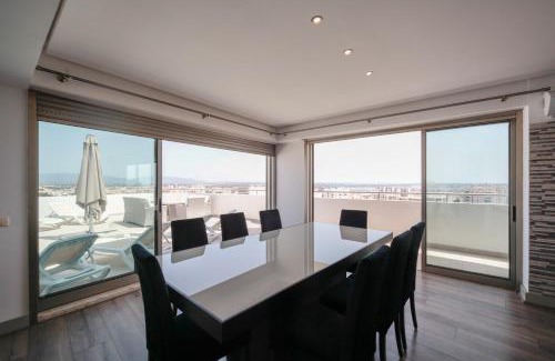 Portimao Apartamento | Outstanding penthouse with amazing sea views