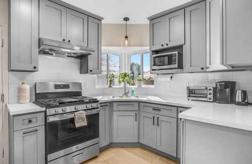 Azusa Casa | Outstanding Relaxing Quiet Vacation House with spacious Backyard - Azusa City